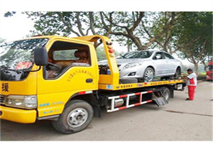 坡头附近24小时汽车拖车服务热线